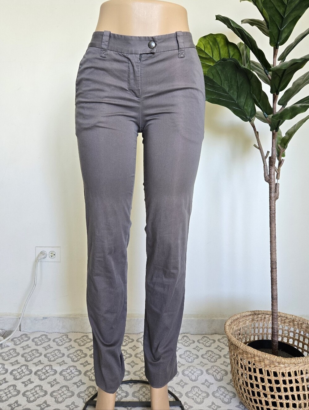 Vintage Moschino Cheap and Chic Gray Straight Leg Trousers Size 6 Women's Gray